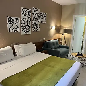 https://hostal-iznajar-barcelona.catalonia-hotels.com