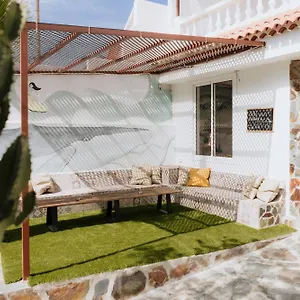 https://endless-summer-hostel.tenerifehoteles.net